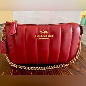 Coach Nolita 19 With Chain Quilting
COLOR:
Gold/Red Apple